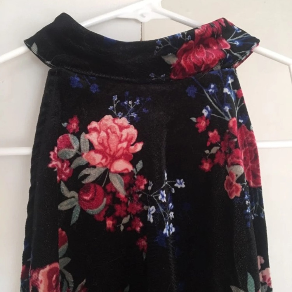 Crop Top - Picture 2 of 4